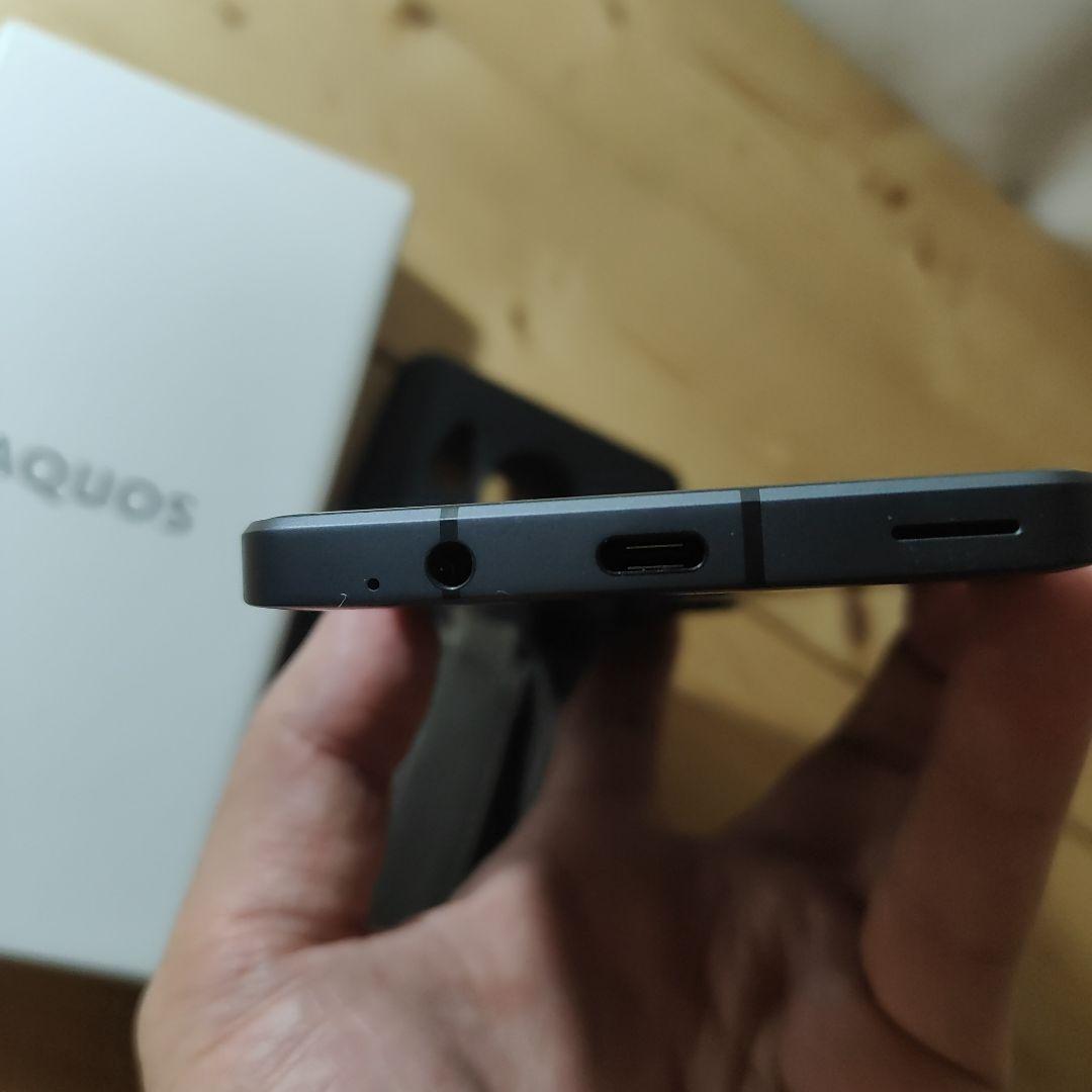 ジャンク扱い　AQUOS スマートフォン ケース付き
