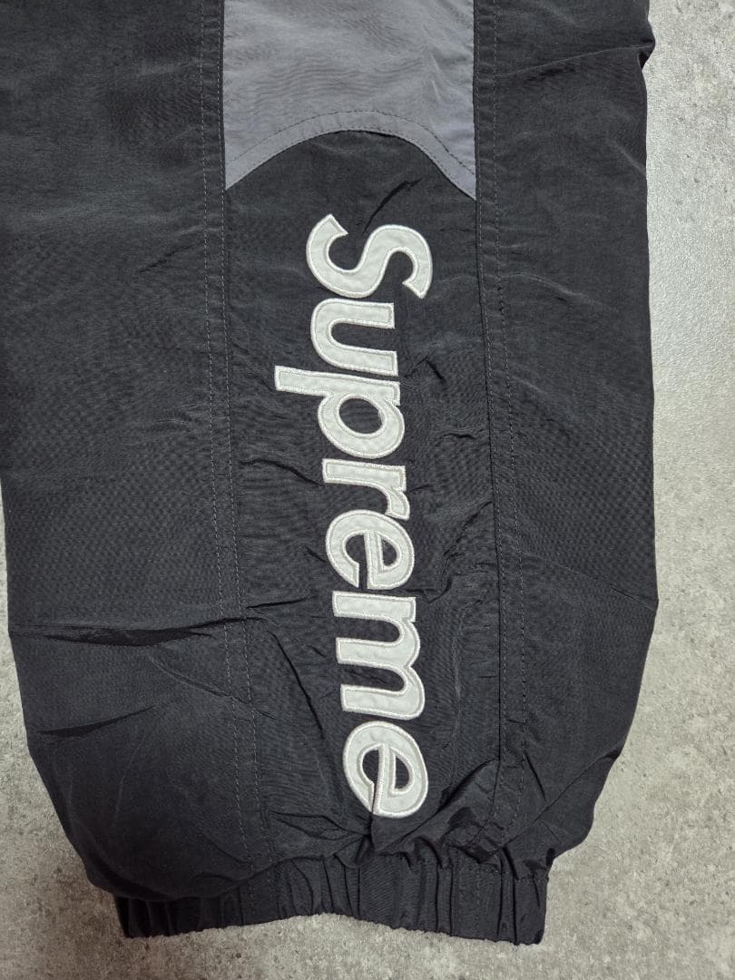 ★週末限定値引き価格★【中古】Supremeサイドロゴナイロンパンツ黒S
