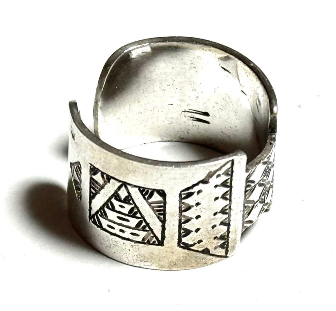 サハラ砂漠　トゥアレグ族　ハンドメイド　シルバーリング