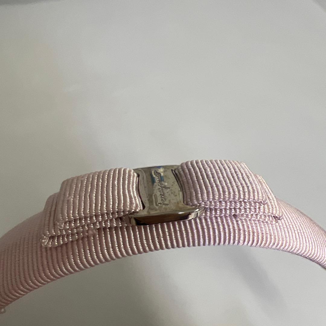 フェラガモ　リボン付きピンクヘアバンド