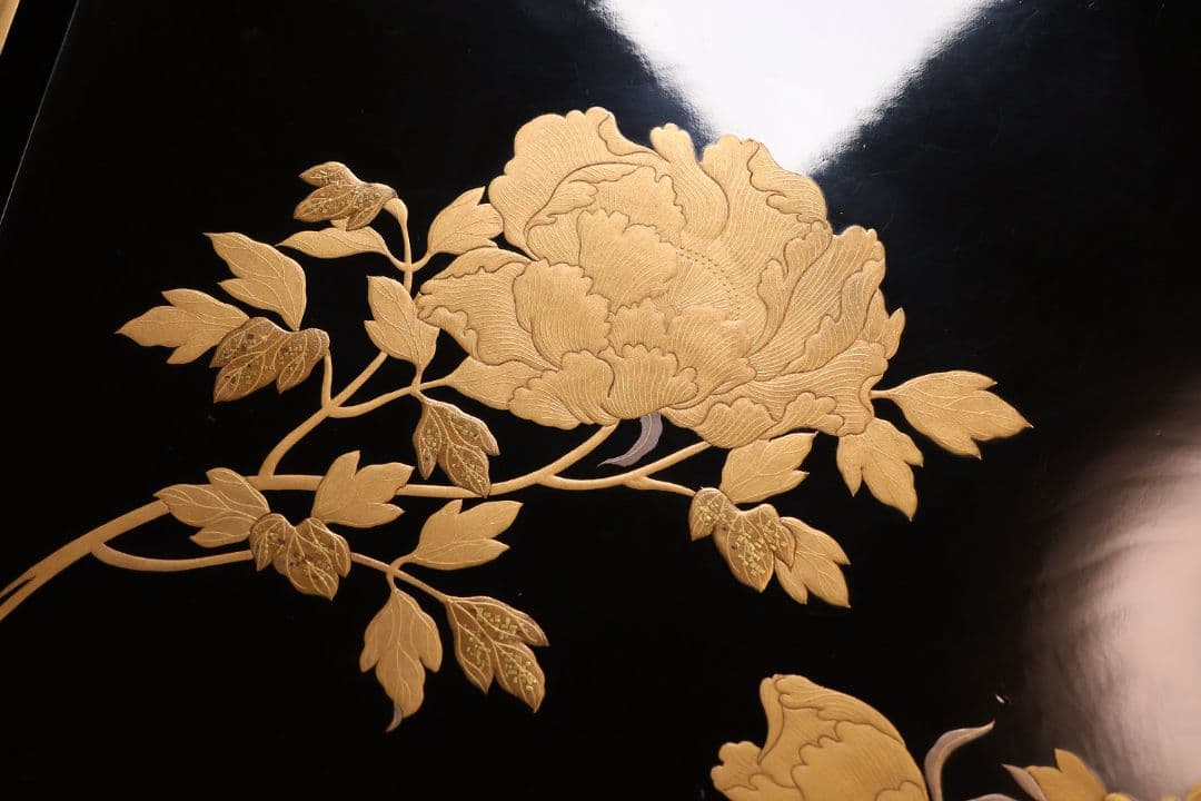 木製 漆塗 牡丹獅子 花唐草 金蒔絵 饅頭箱一対 菓子重 菓子箱【CM285】