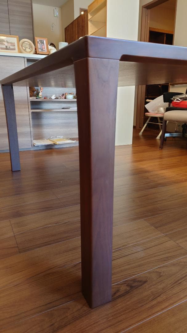 カンディハウス製　ダイニングテーブル（4人用）