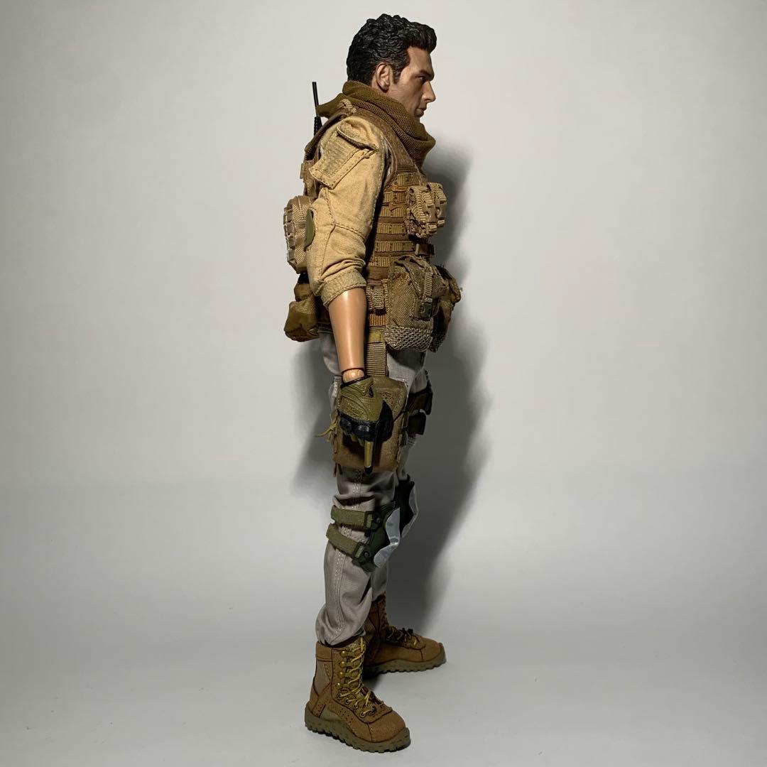 1/6カスタムフィギュア　ピアーズ・ニヴァンス　バイオハザード6