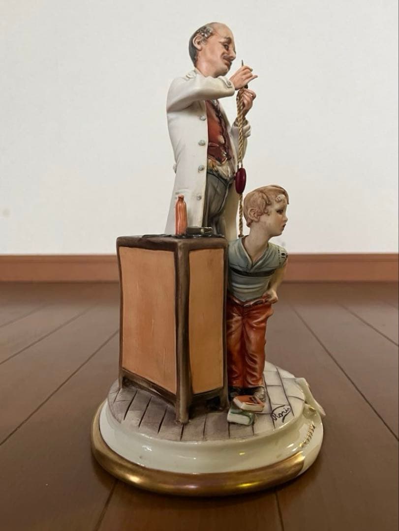イタリア製 カポディモンテ 陶磁人形 フィギュリン 医者と少年 ビンテージ