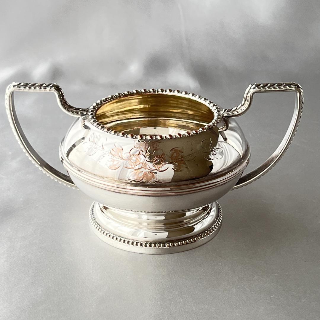 【英国】 パールとエングレイブのティーセット 3点 ティーポット