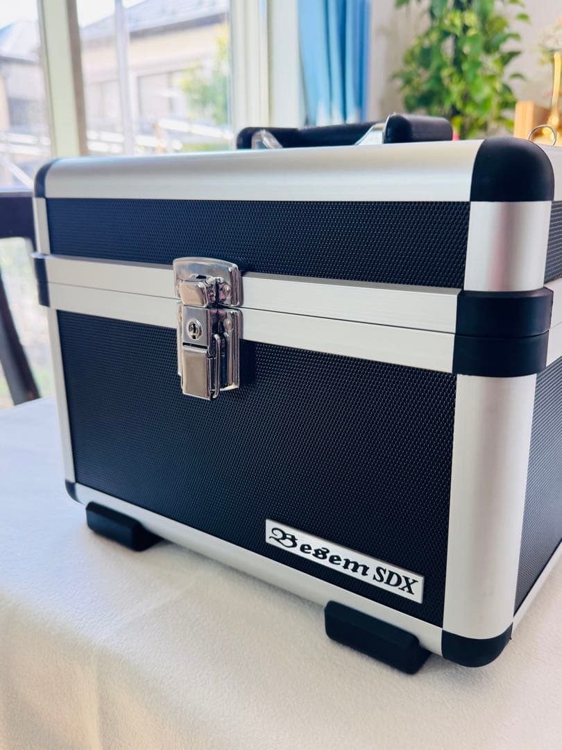 ベセム SDX フェイシャルビューティーデバイス - 超音波、RF、冷却機能