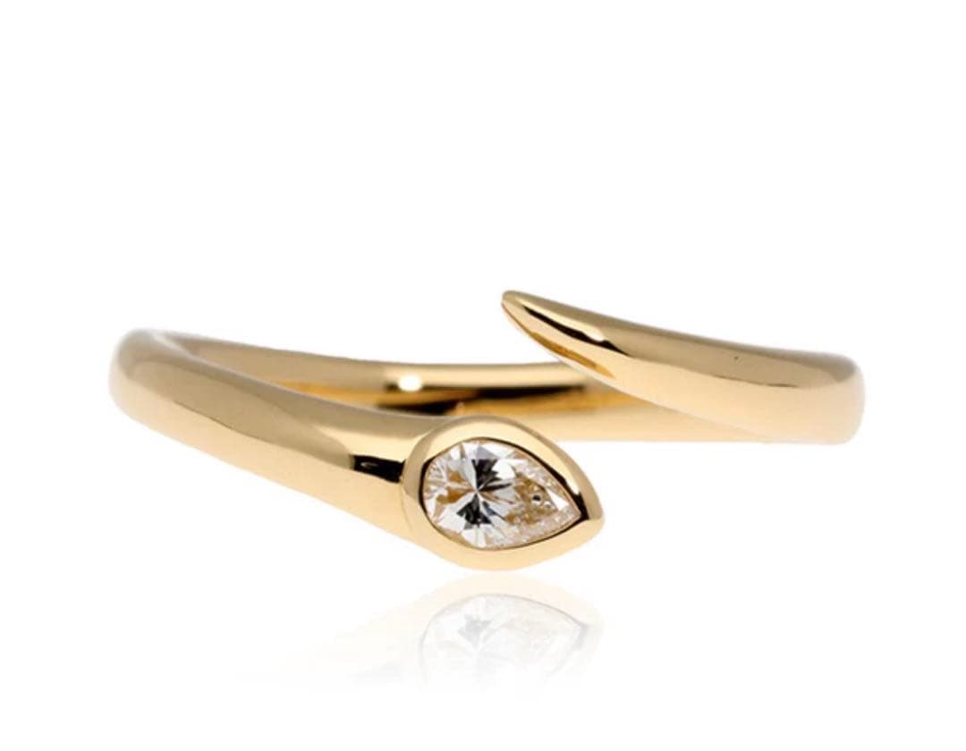 オレフィーチェ　ルーダ　18金ダイヤリング