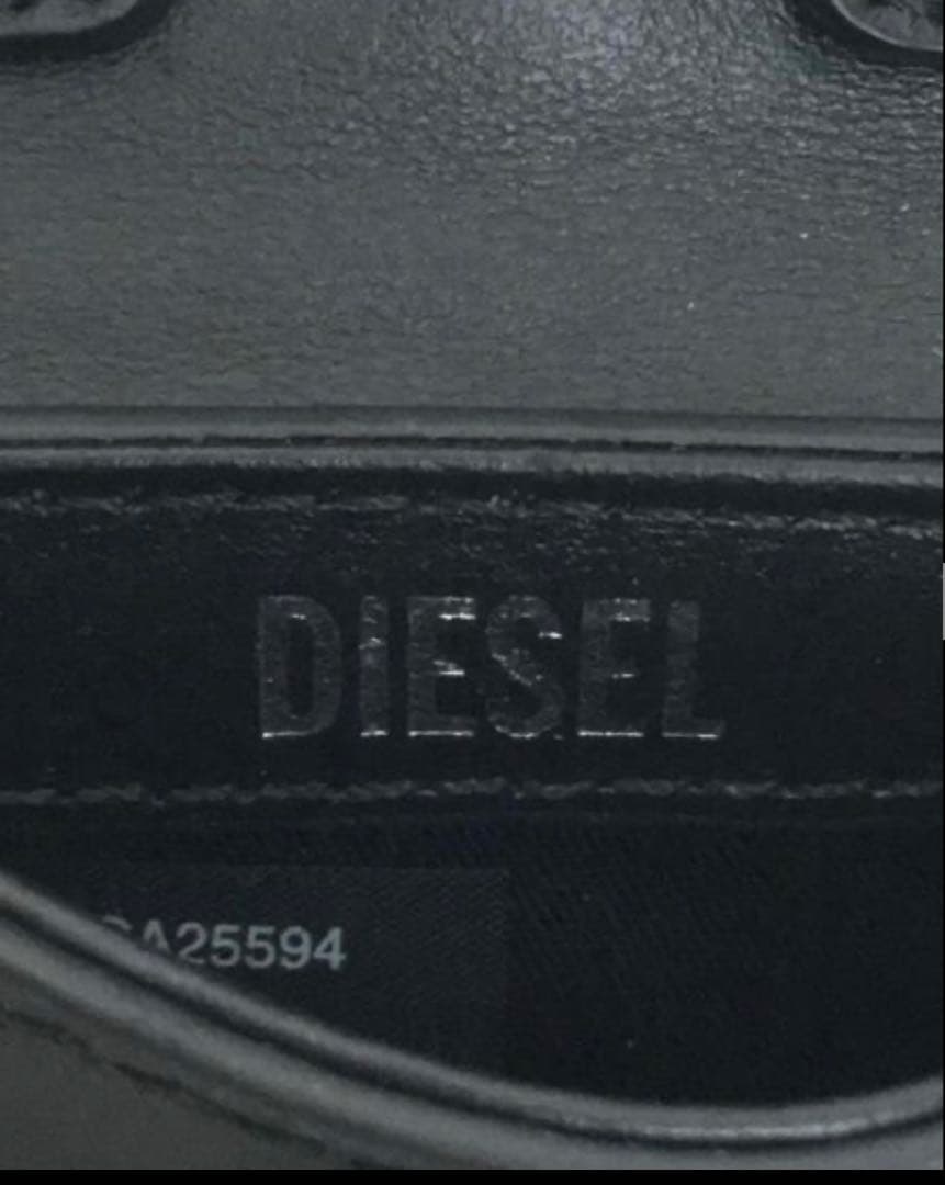 DIESEL カウレザー ミニウォレット キーホルダー