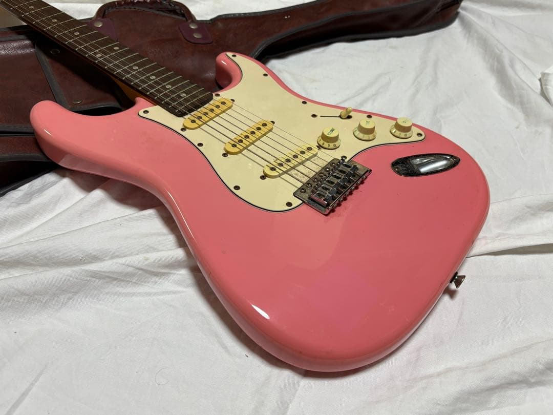 Bacchus エレキギター　ストラトキャスター　良品ケース付1913-01-1