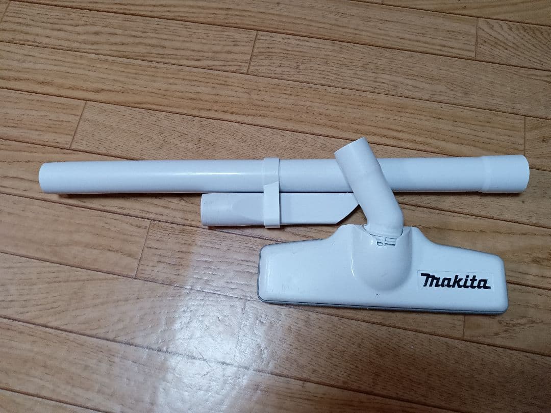 マキタ10.8V充電式クリーナーCL106FD バッテリー、充電器付