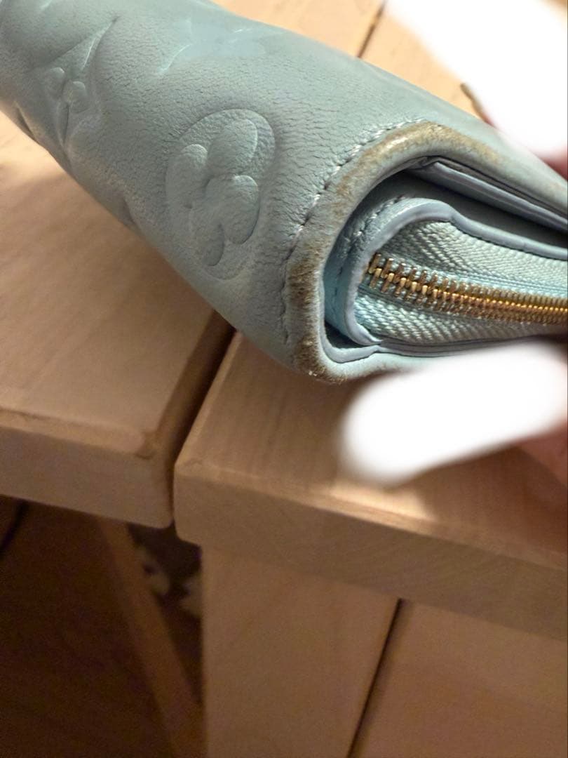 ルイヴィトン ポルトフォイユ ルー 折り財布 エンボス 水色 M82265