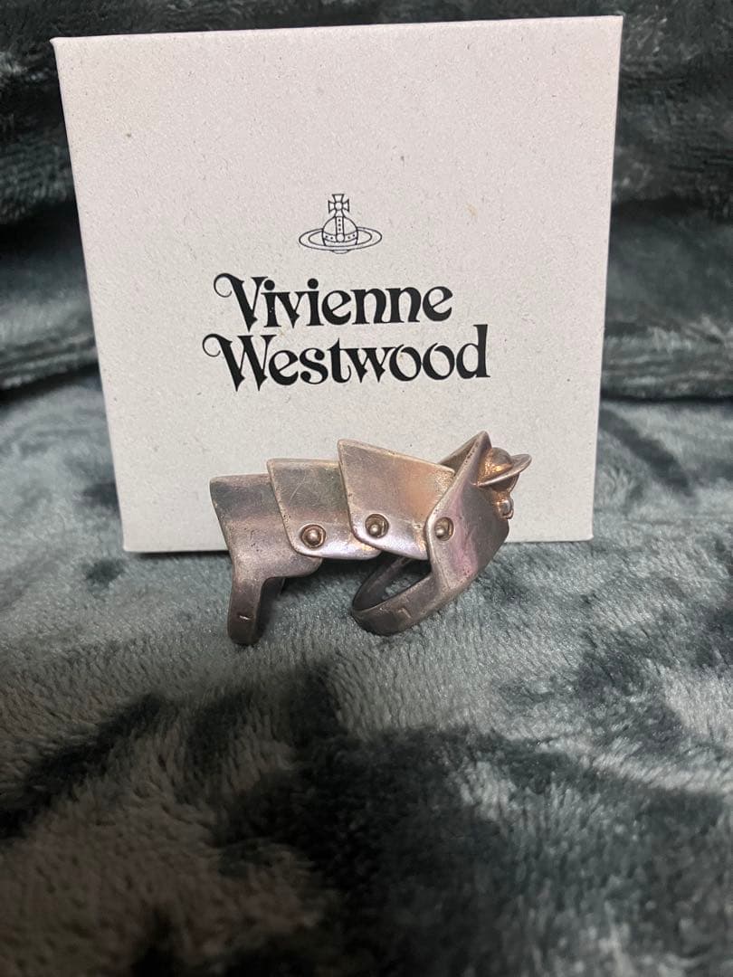 Vivienne Westwood アーマーリング