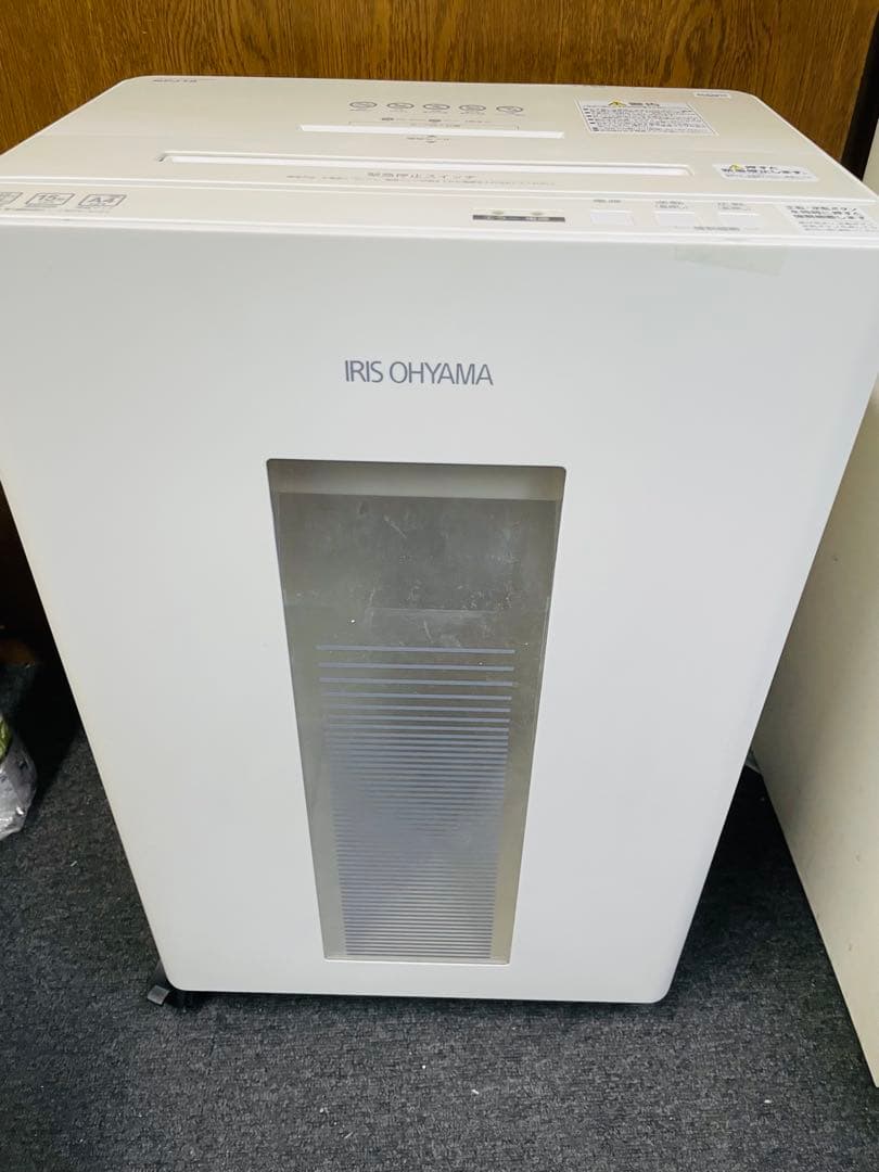 アイリスオーヤマ NPJ18 オフィスシュレッダー30L/最大細断枚数18枚