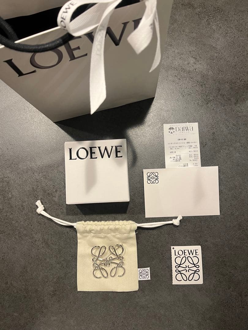 ロエベ LOEWE シルバー　アナグラム　ブローチ