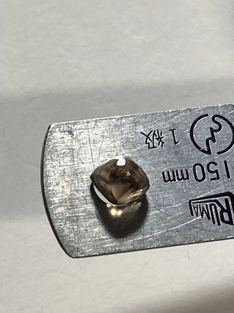 天然ダイヤモンド原石　1.5ct 小フラット面有画像7の輝部