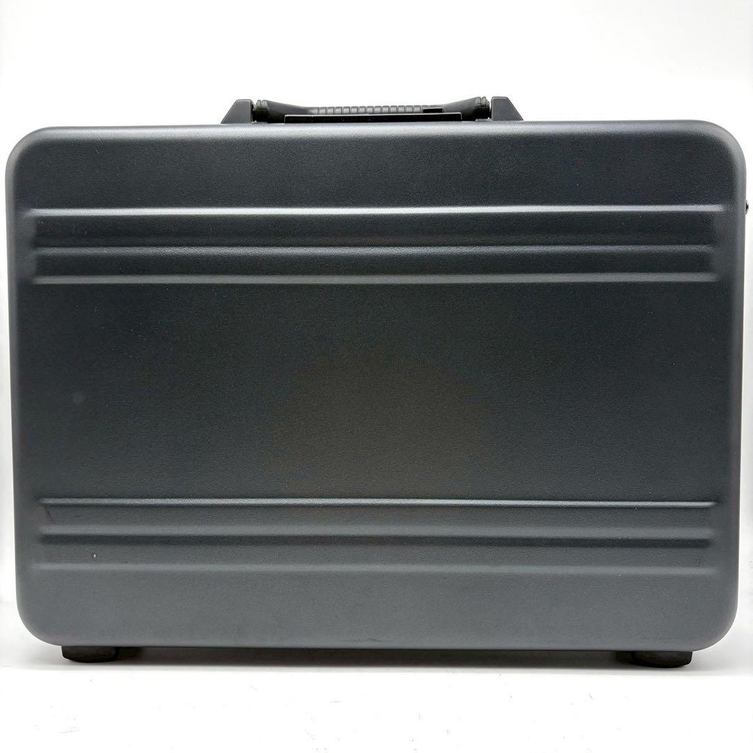 極美品 ゼロハリバートン ガンメタ アタッシュケース ダイアルロック