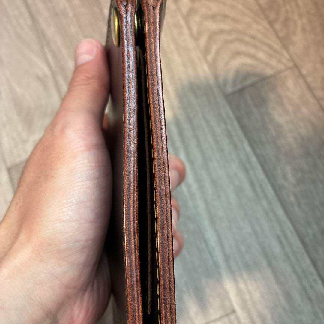 【週末セール】【茶芯ブラック】ミドルトラッカーウォレット真鍮　お札を折らずに収納