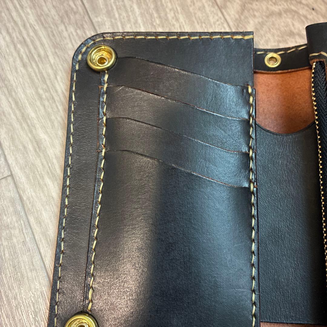 【週末セール】【茶芯ブラック】ミドルトラッカーウォレット真鍮　お札を折らずに収納