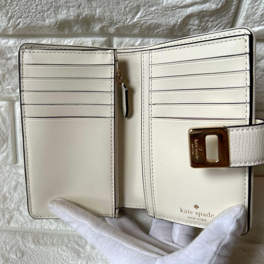 kate spade 2つ折り財布 フィービー 花柄　刺繍　ベージュ
