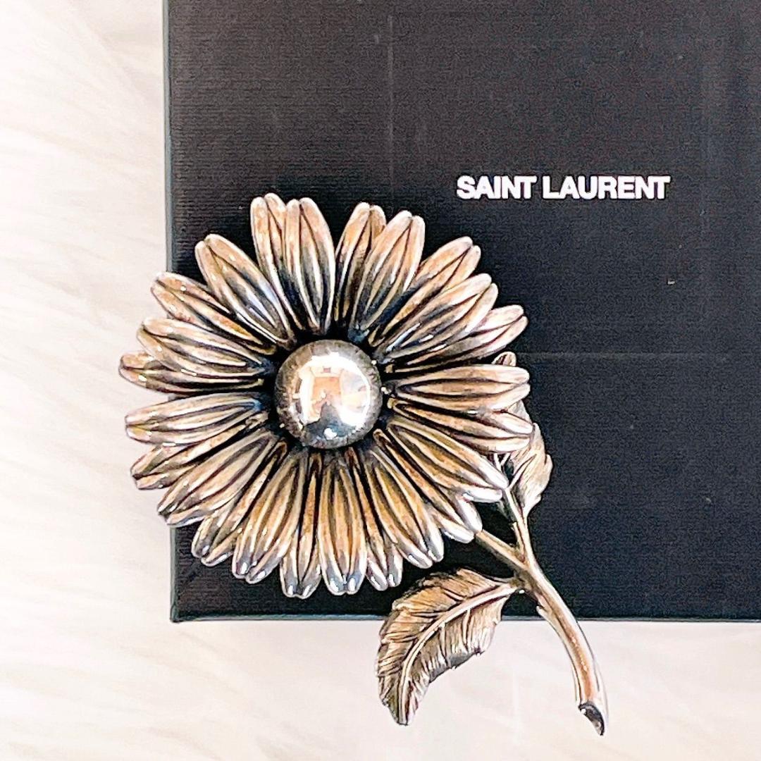 イヴ・サンローラン　フラワーブローチ　Yves Saint Laurent
