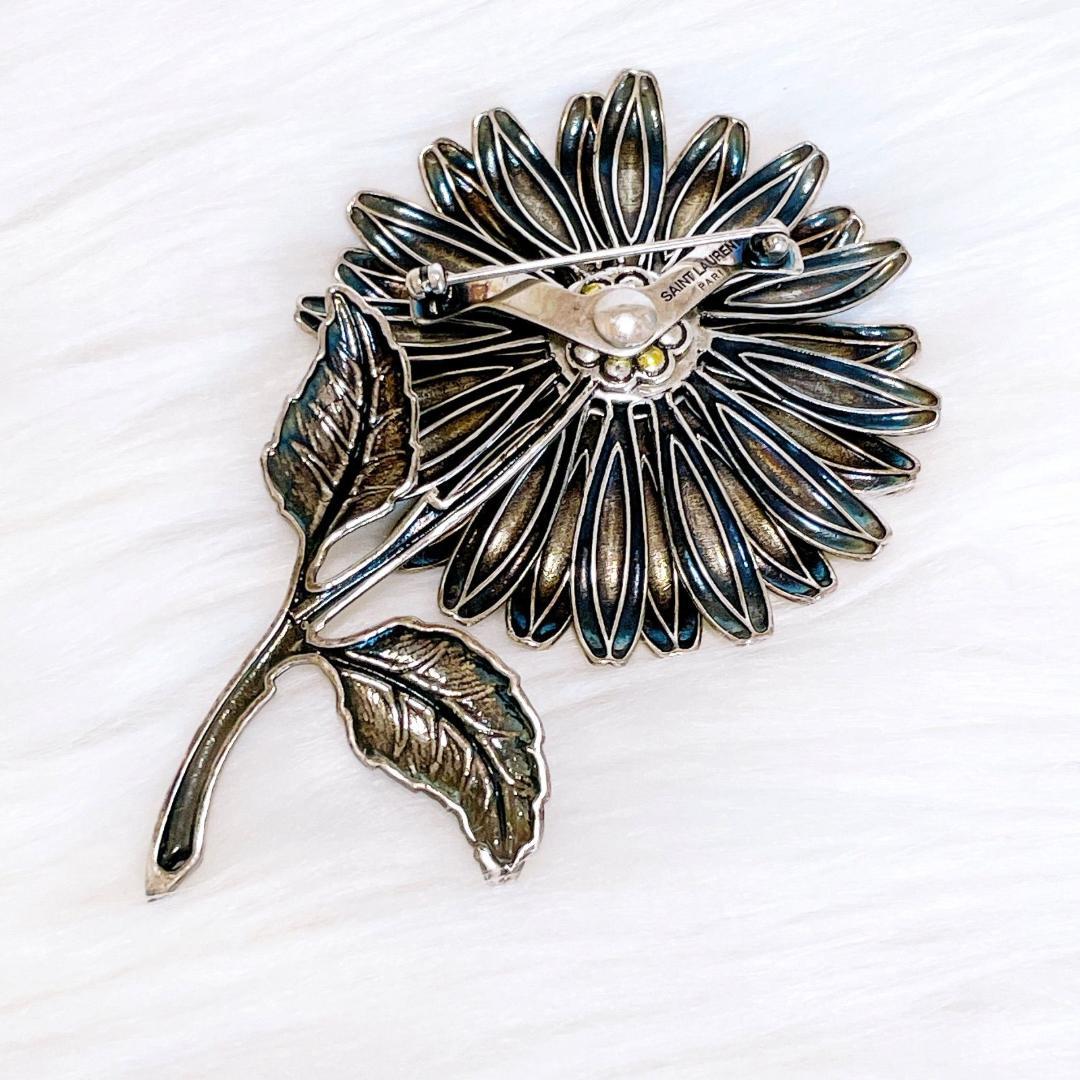 イヴ・サンローラン　フラワーブローチ　Yves Saint Laurent