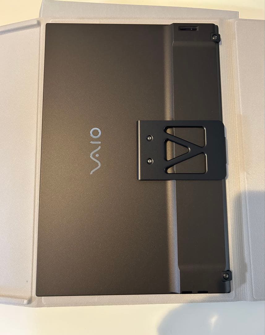 世界最軽量！VAIO モバイル ディスプレイ VJ5VP141