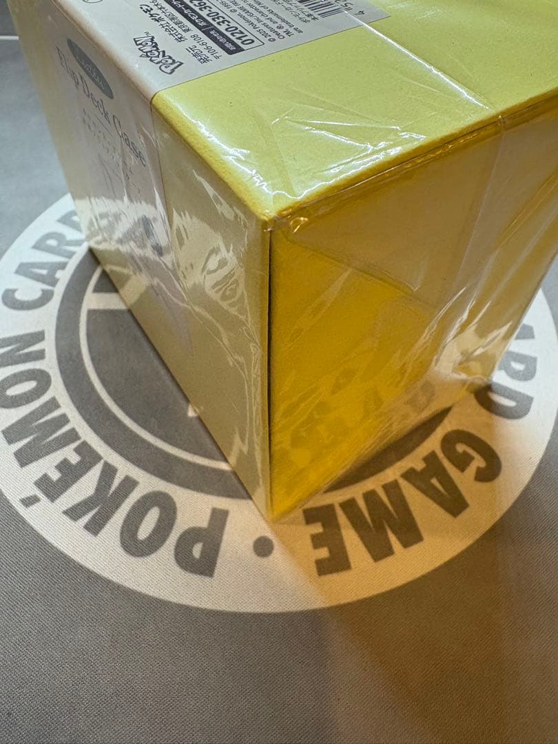 ポケモンカード　本革フリップデッキケース ピカチュウ