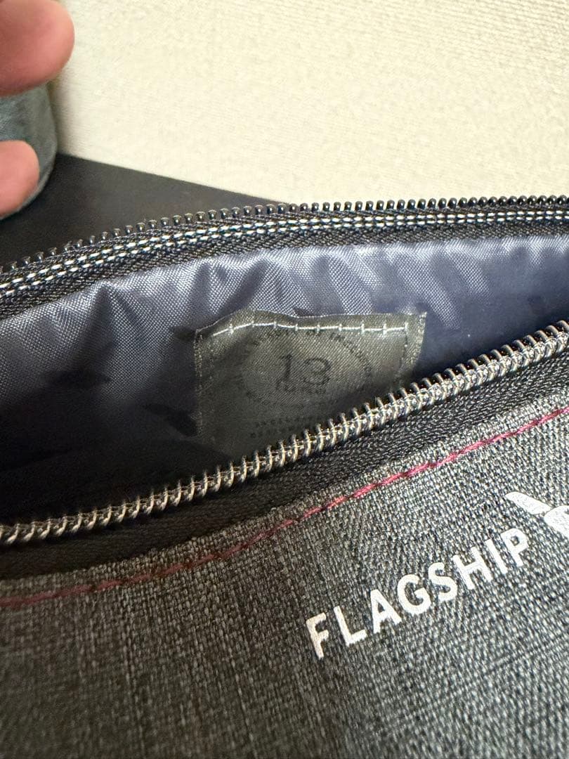 アメリカン航空ビジネスクラス　パジャマ&FLAGSHIP トラベルポーチ