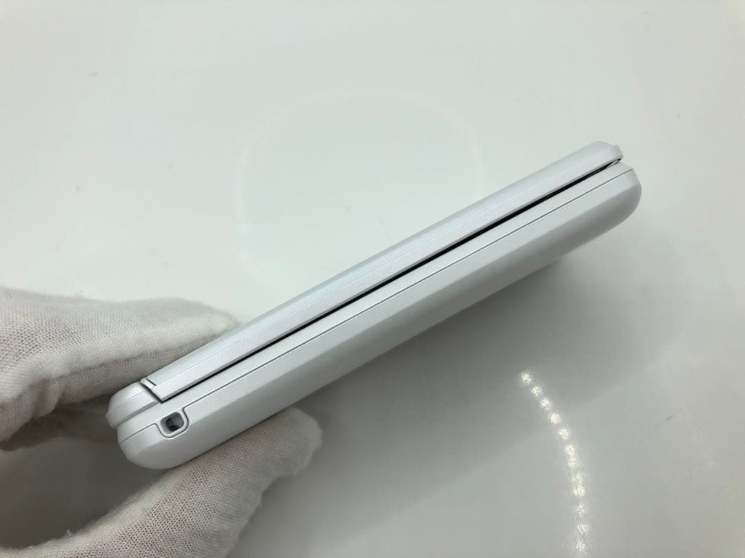 【SIMロック解除済 】au GRATINA KYF42 ホワイト