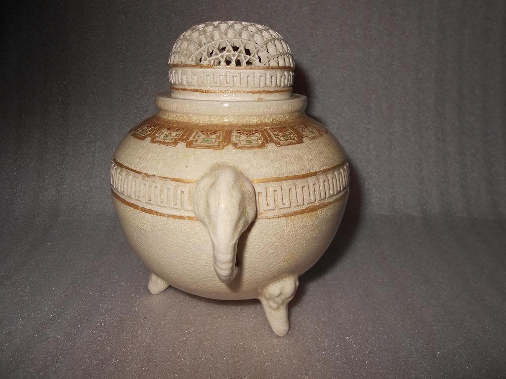 薩摩焼　透かし彫り　象双耳　金彩　香炉　茶道具