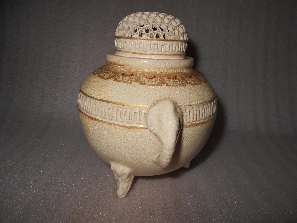 薩摩焼　透かし彫り　象双耳　金彩　香炉　茶道具