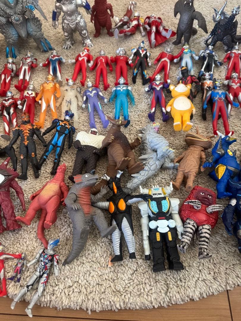 ウルトラマンフィギュアセット 約70体とおまけ8体