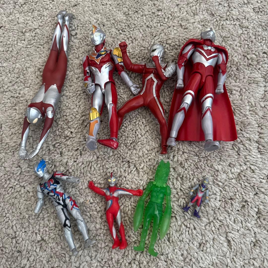 ウルトラマンフィギュアセット 約70体とおまけ8体