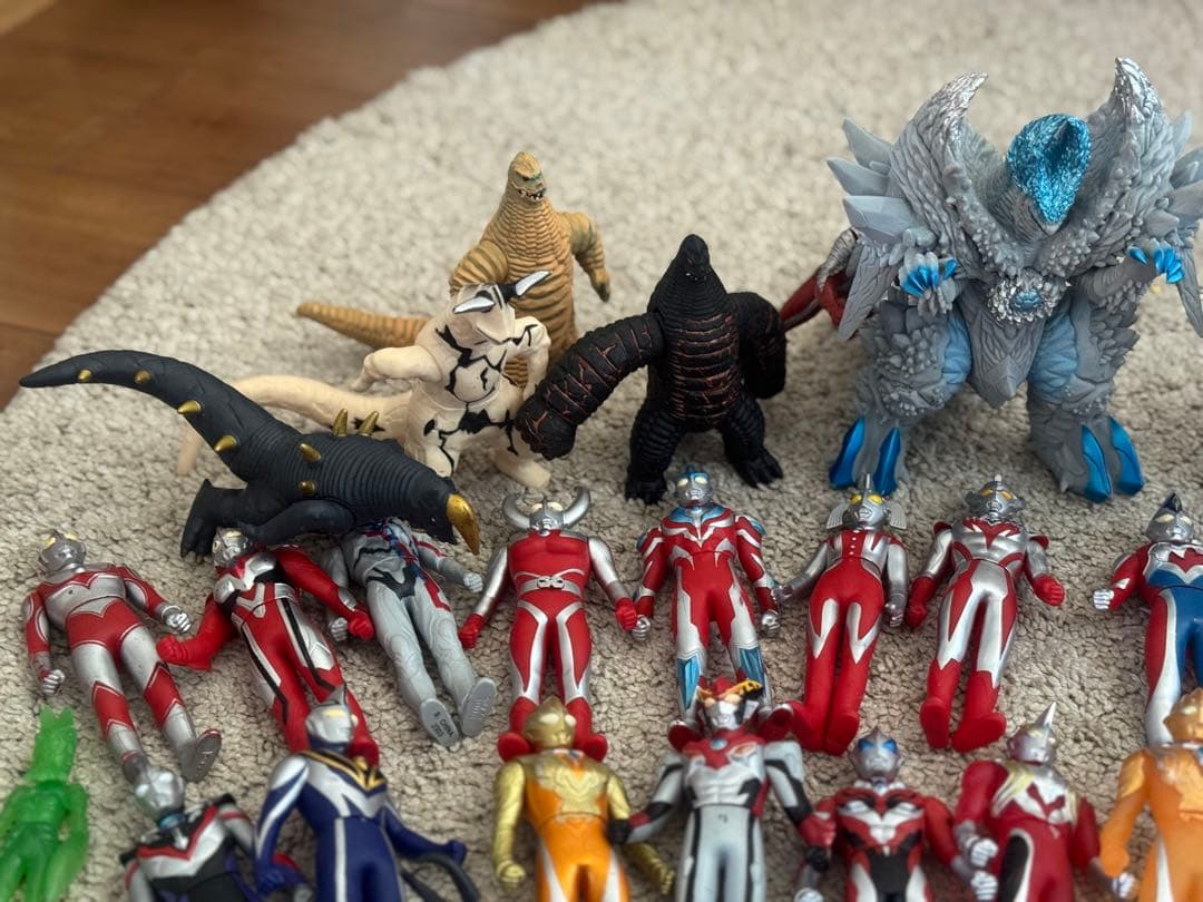 ウルトラマンフィギュアセット 約70体とおまけ8体