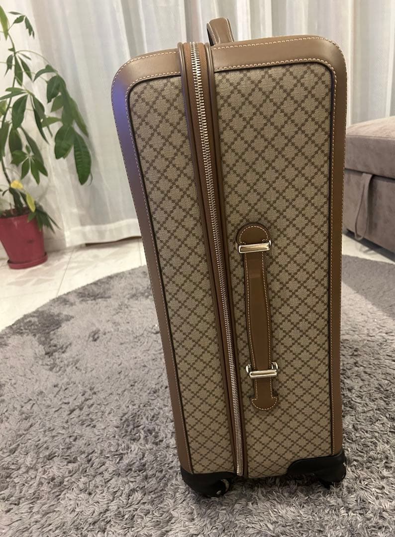 GUCCI ダイヤモンドパターン キャリーケース最大お値引き中！