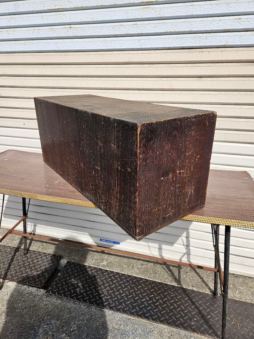 日本のアンティーク 古い木の抽斗 長持 長箪笥 二段 巻物 掛け軸 日本刀 長物