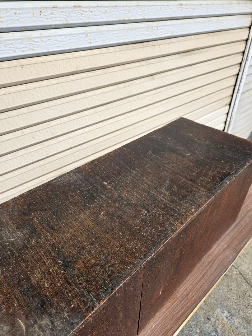 日本のアンティーク 古い木の抽斗 長持 長箪笥 二段 巻物 掛け軸 日本刀 長物