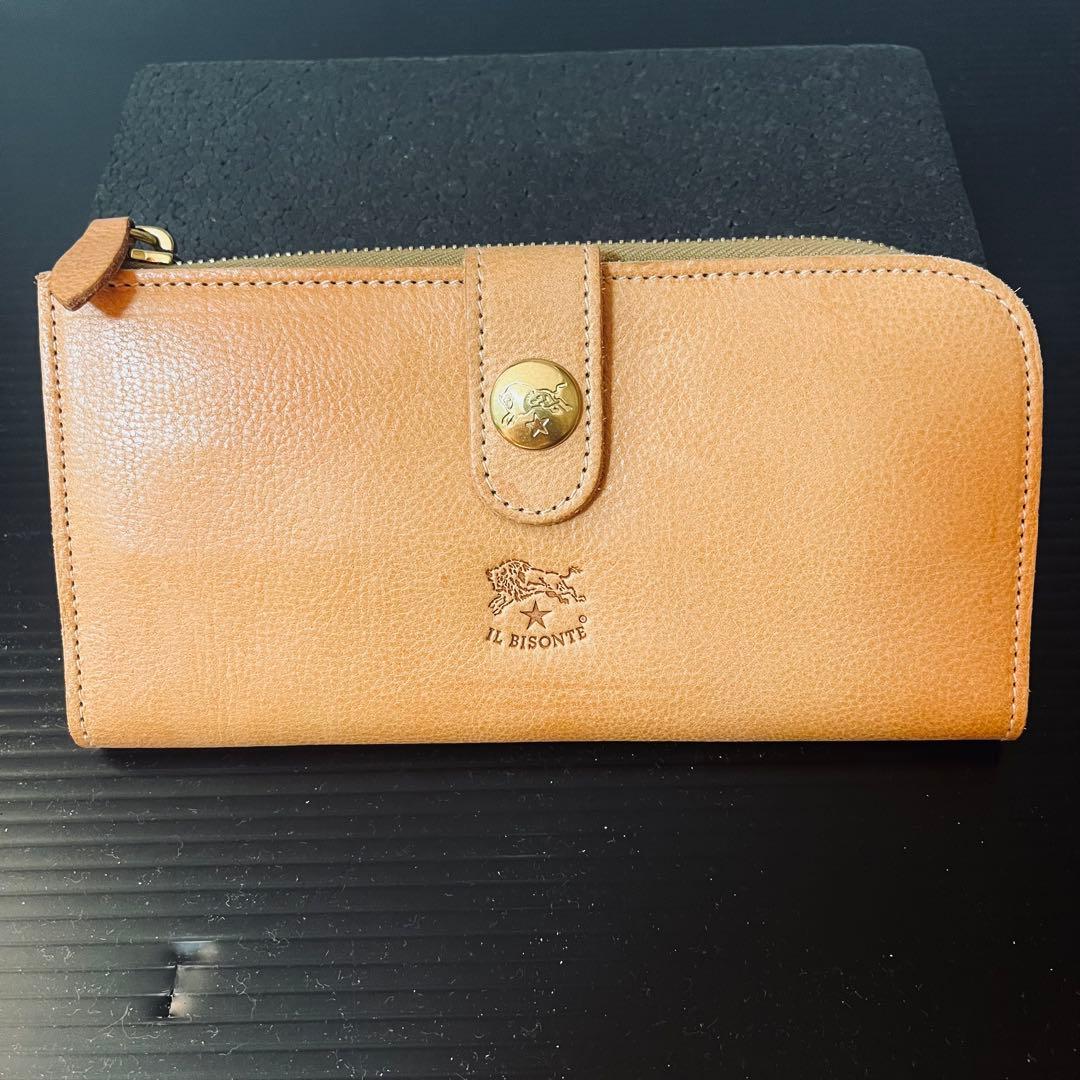 ILBiSONTEコンチョストラップ 二つ折り財布 ヌメナチュラルレザー本革