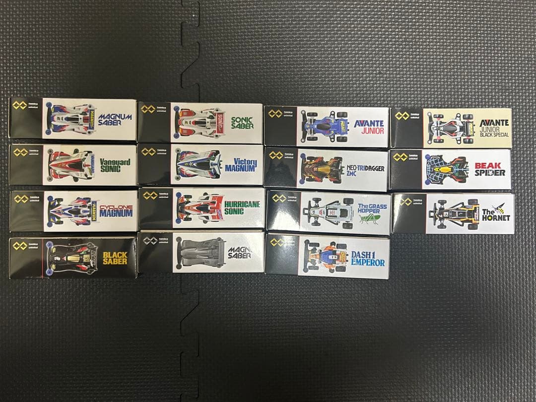 新品未開封　タミヤ　ミニ四駆　トミカ　コラボレーション　販売全種＋1　15種類
