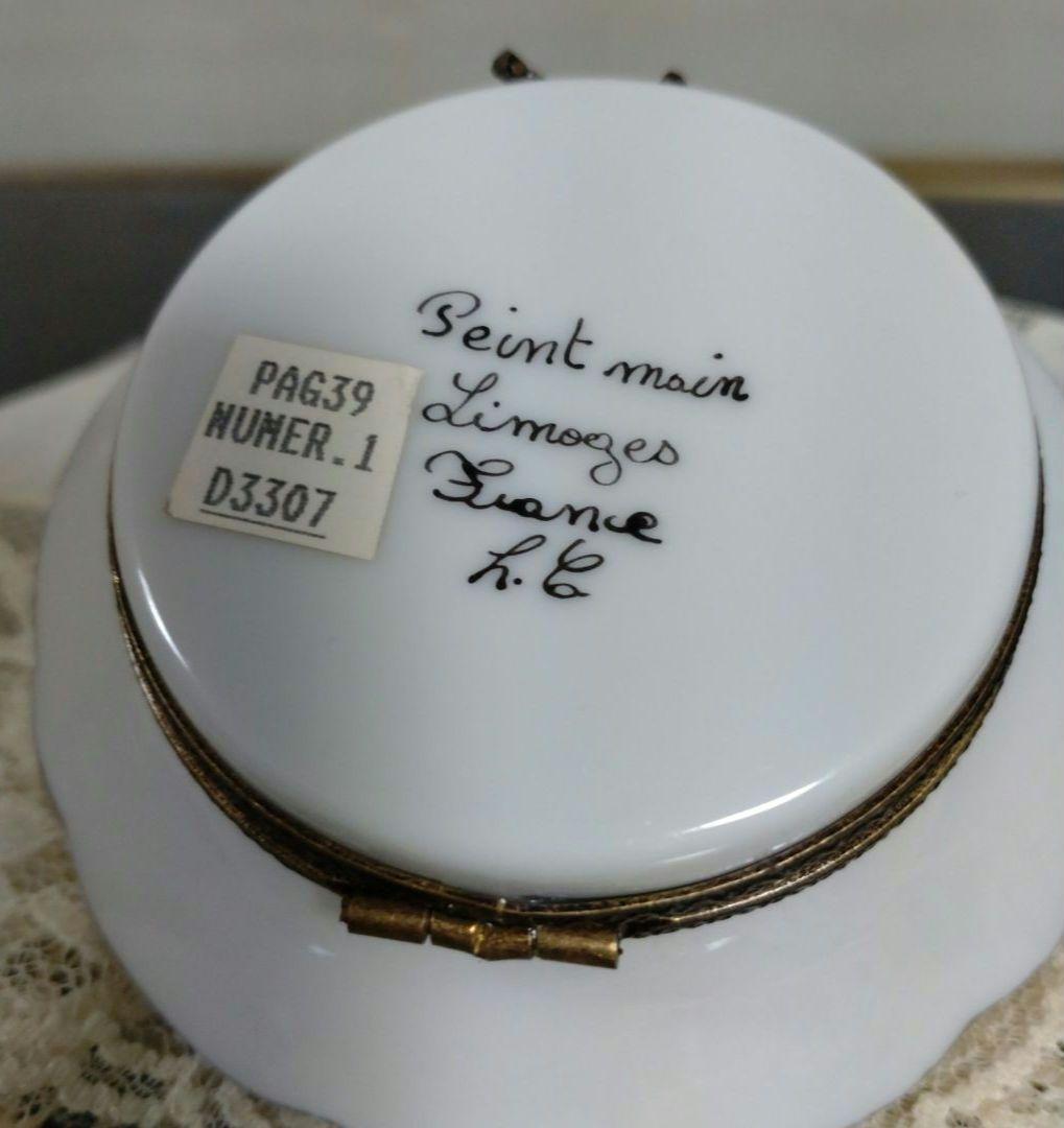 フランス リモージュ製陶器製ケーキ型装飾ピルケース