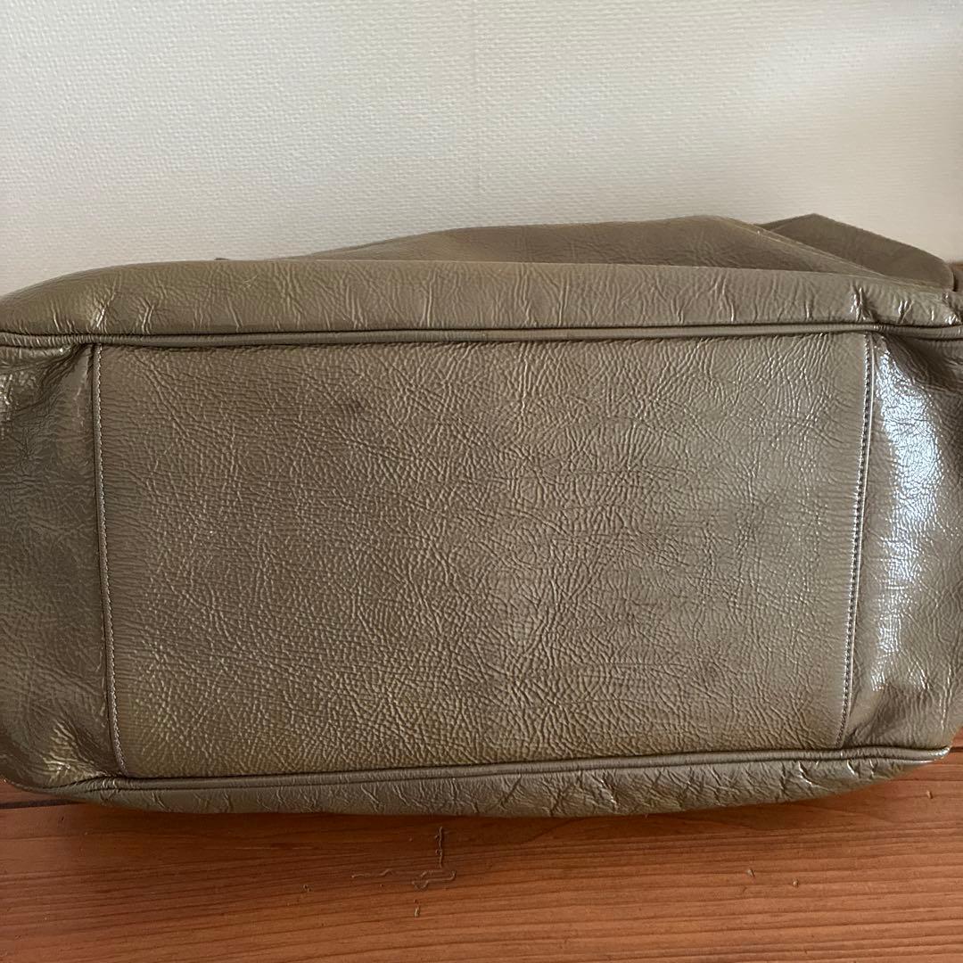 YVES SAINT LAURENT パテントトートバッグ　ローディ　グレー