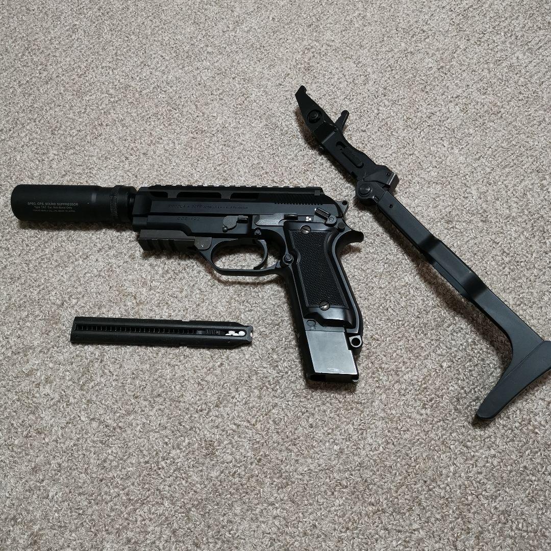 東京マルイ　電動ガン　M93R バッテリー充電器付属