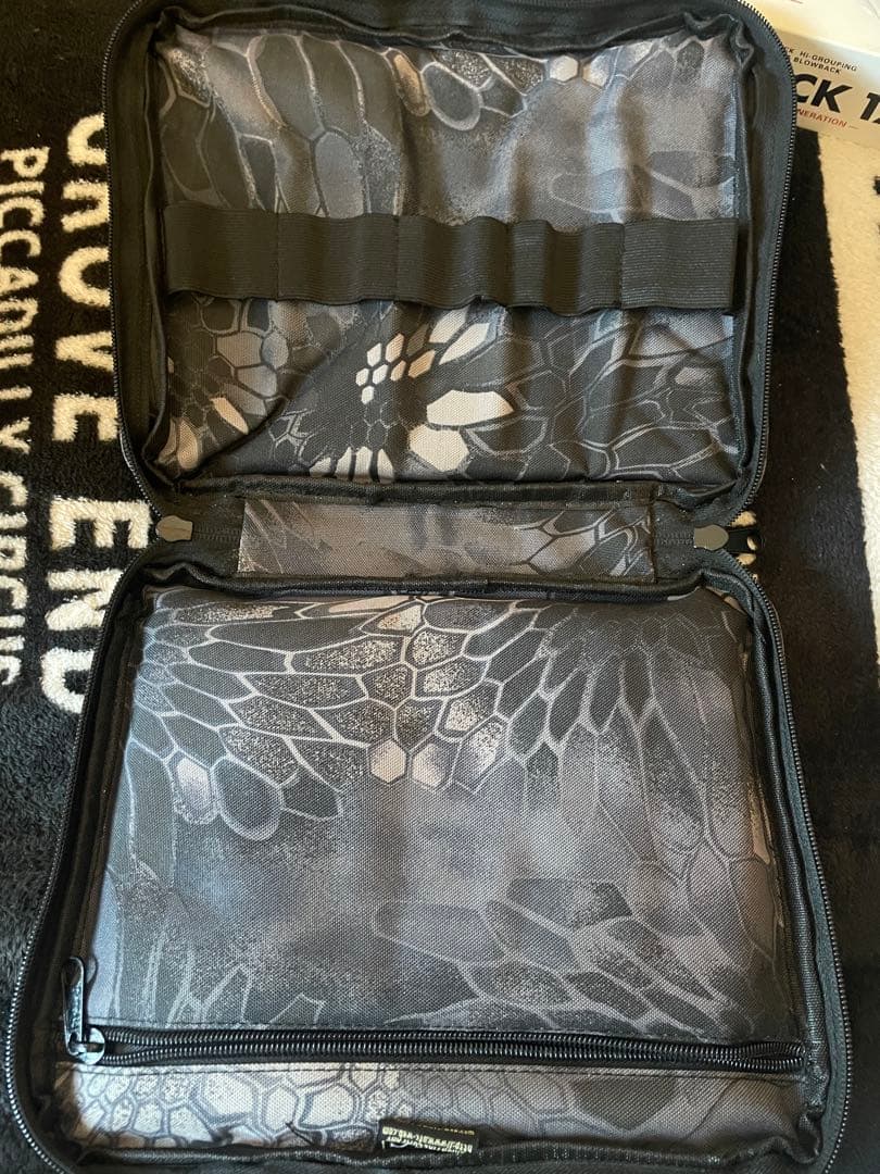 グロック17 ガスガン　拡張マガジン、バック付