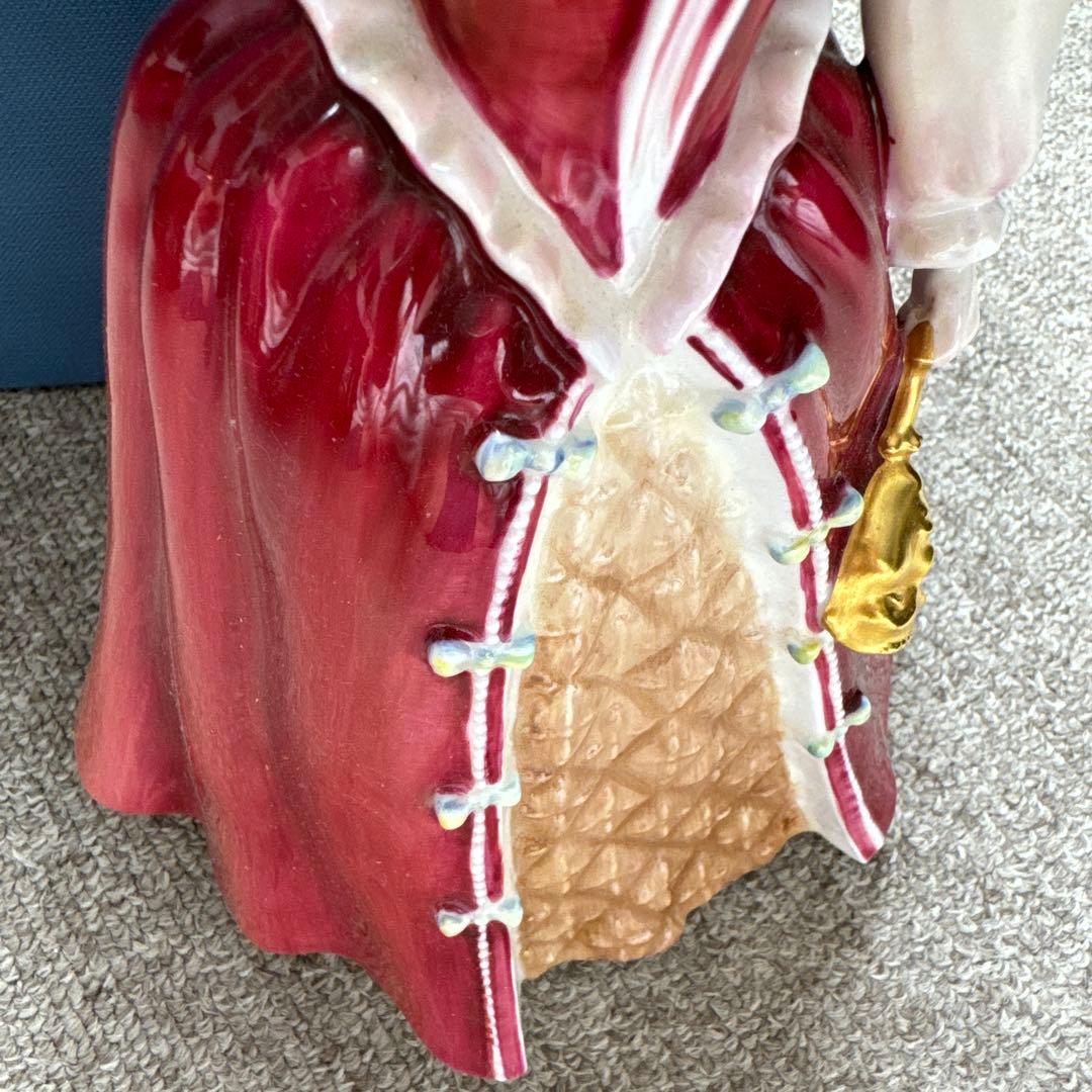 ロイヤルドルトン エリザベス 限定品   HN3099