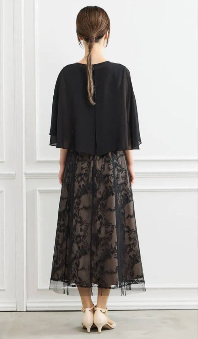 AIMER　ケープ付き刺繍パーティードレス