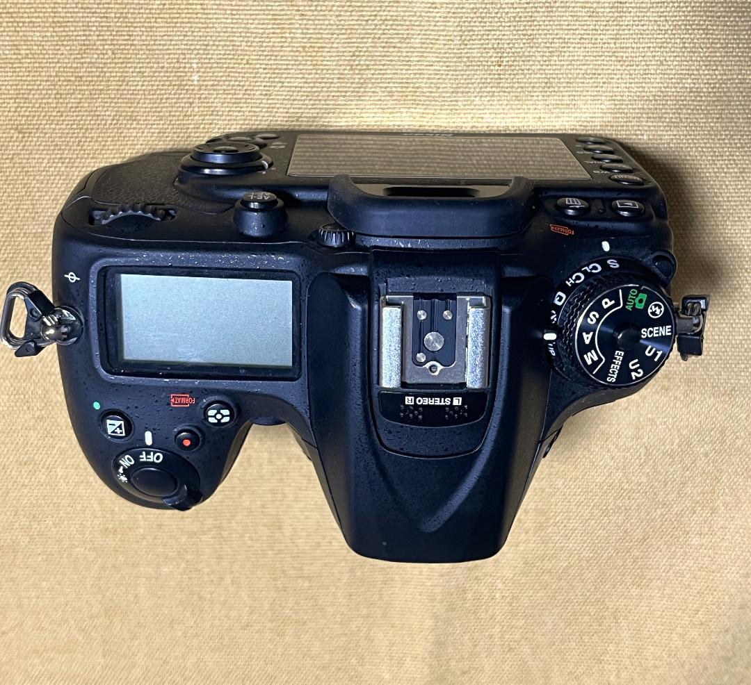 Nikon D7200 デジタル一眼レフカメラ 本体　予備バッテリー付き