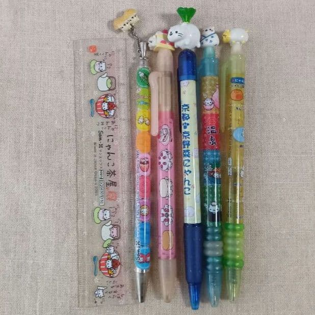 d*2様 ボールペン５本セット＋定規　にゃんにゃんにゃんこ　当時物　平成女児