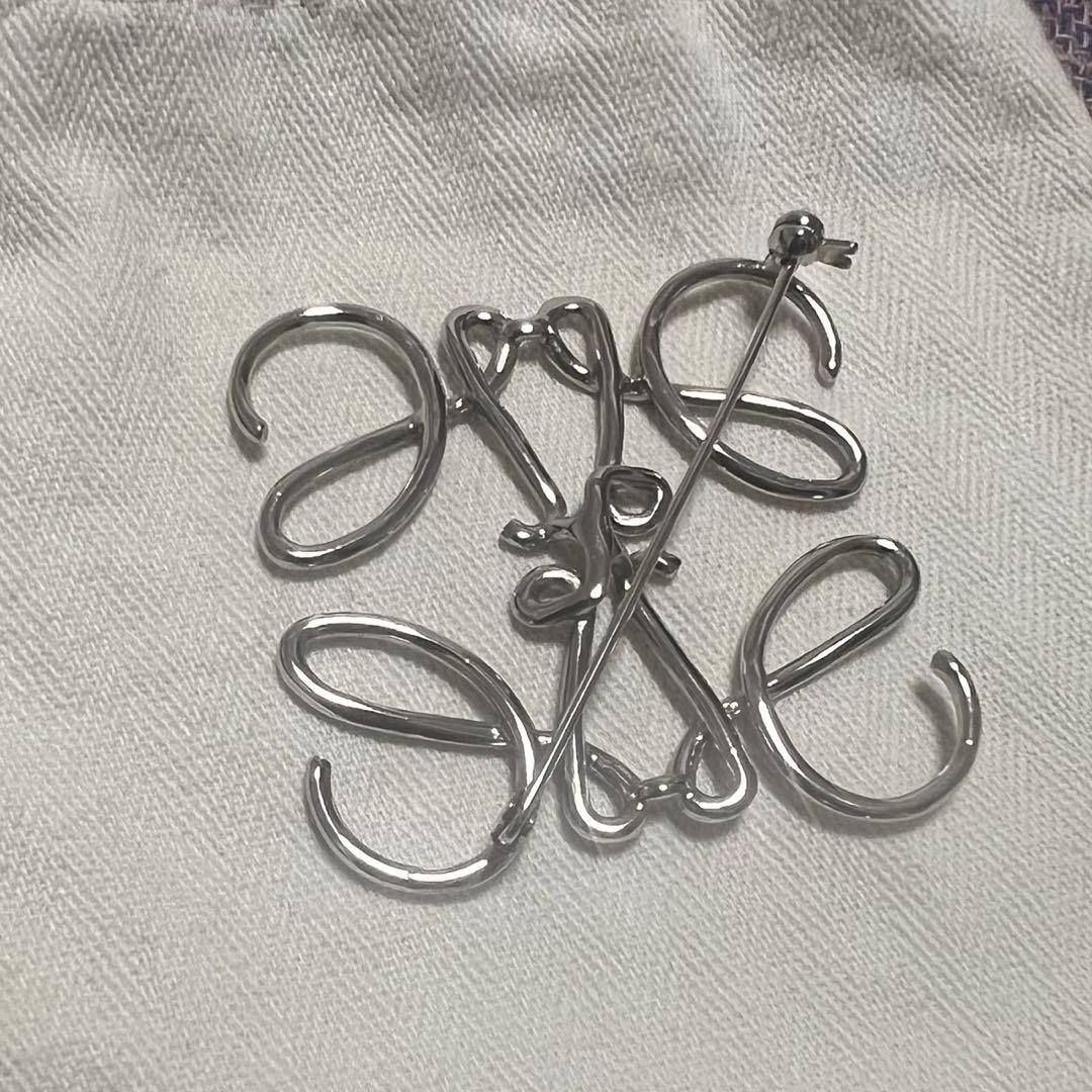 ロエベ　LOEWE アナグラムブローチ