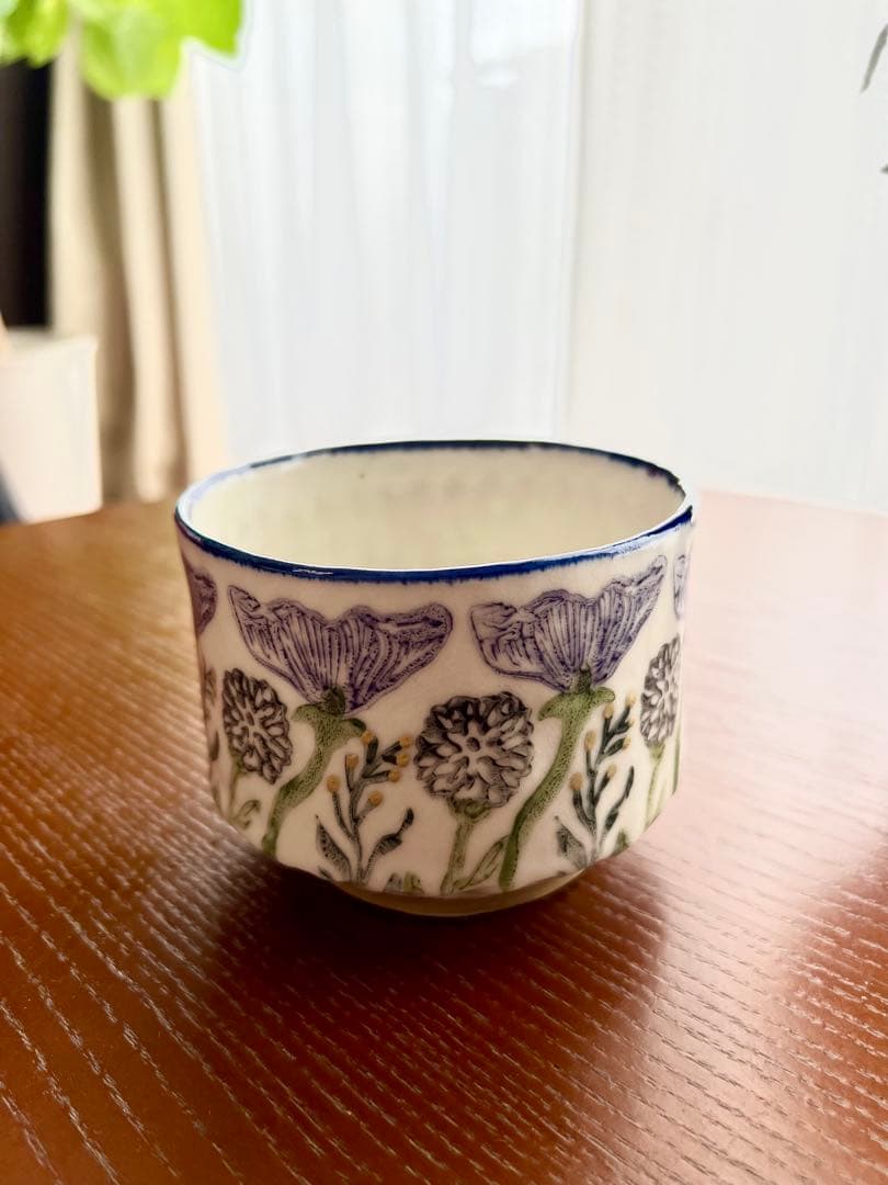 花柄の手捻り茶碗 つちやまり作