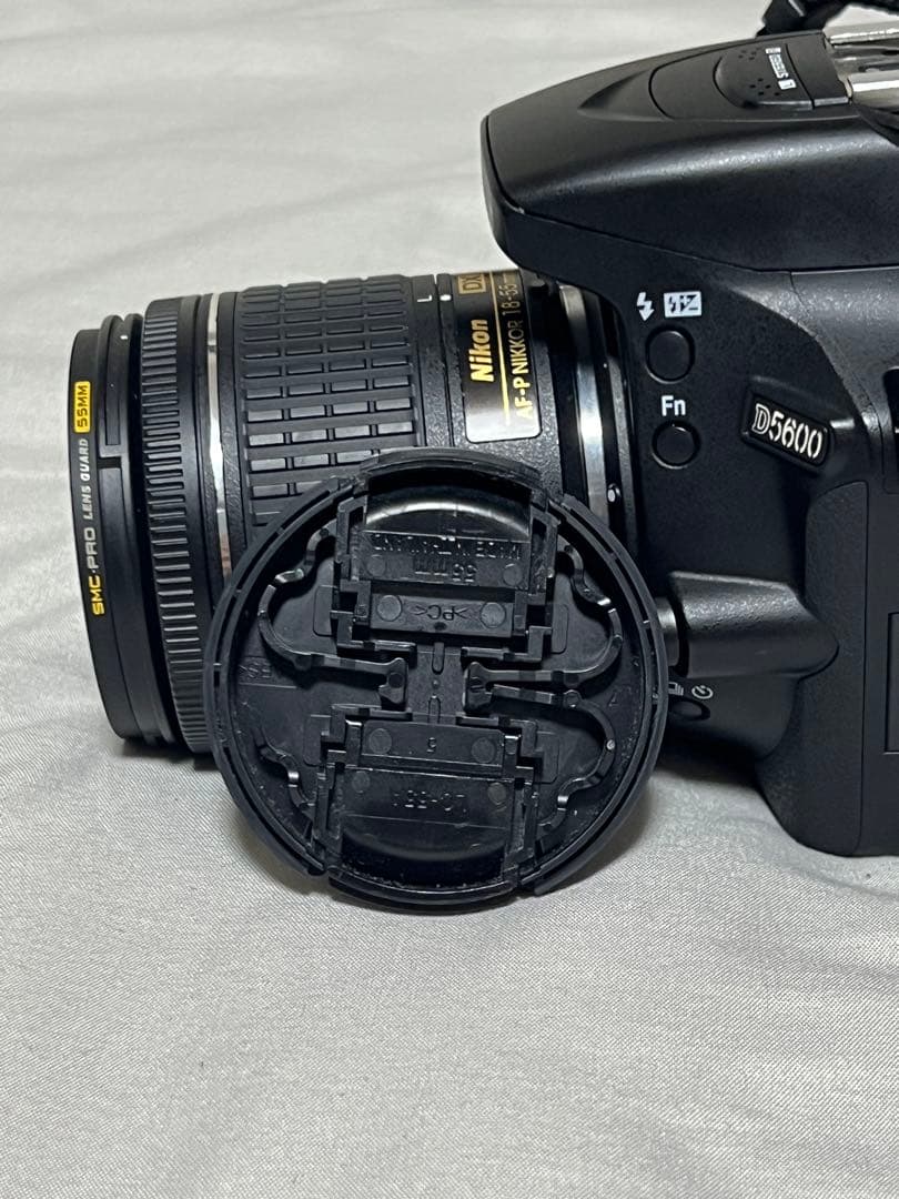Nikon D5600 デジタル一眼レフカメラ